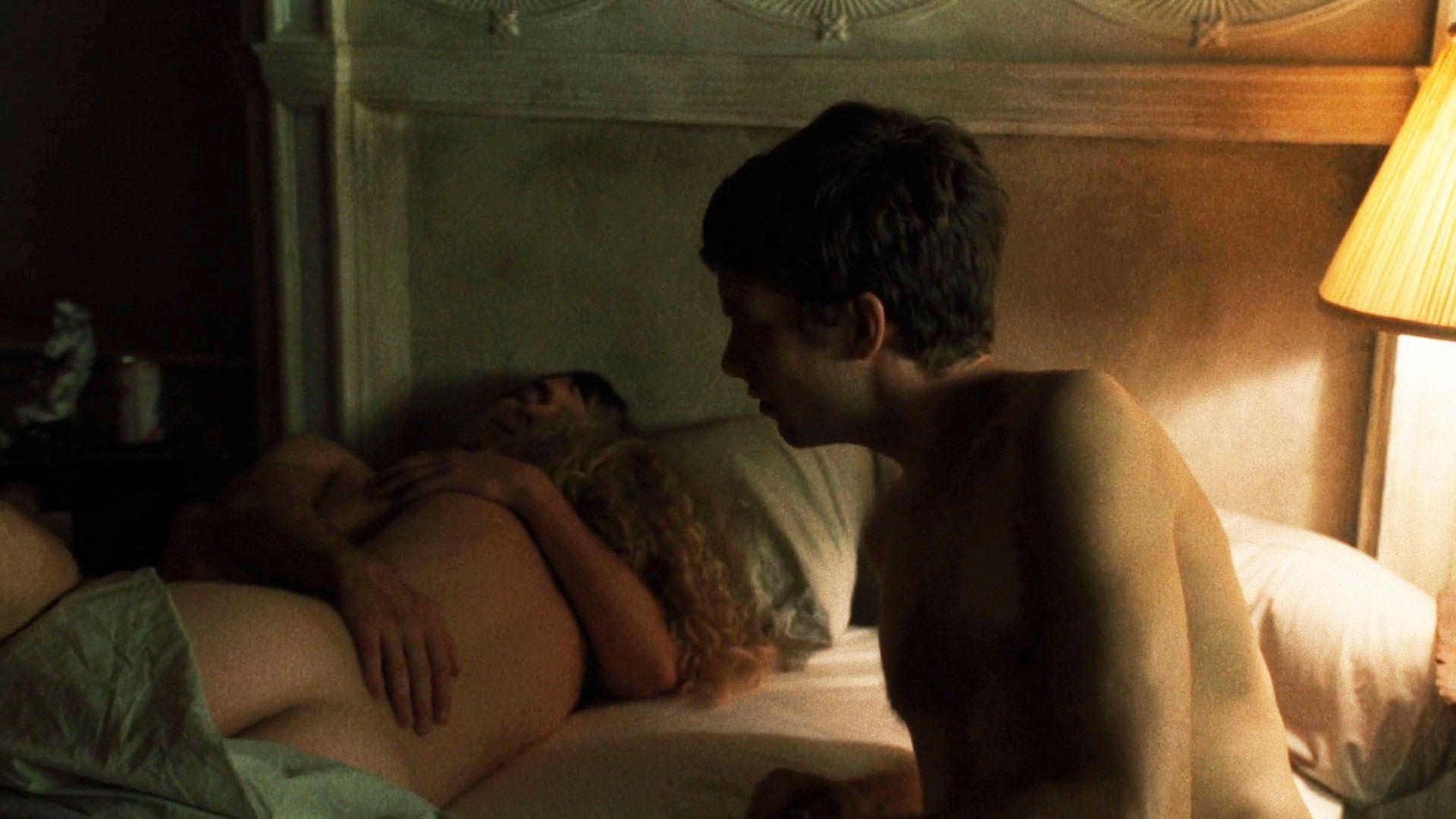 6P Juno Temple Nude Photos