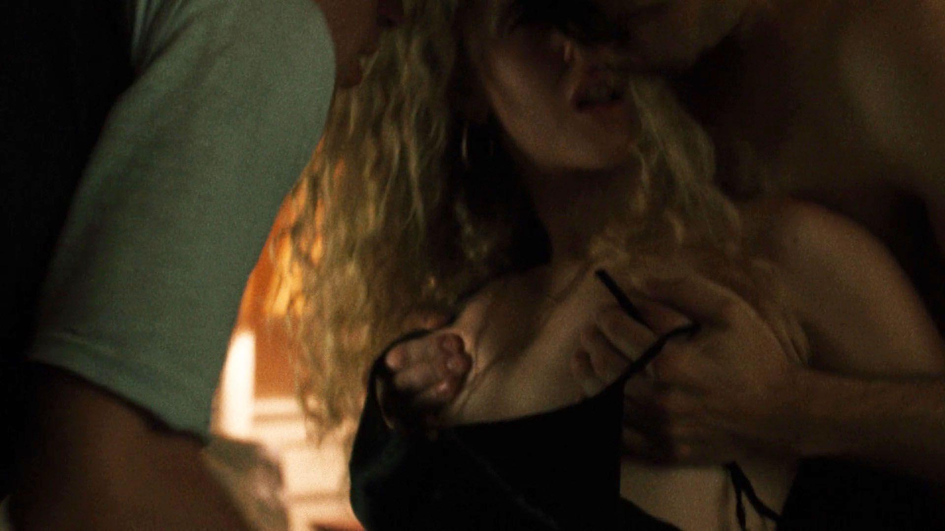 6P Juno Temple Nude Photos