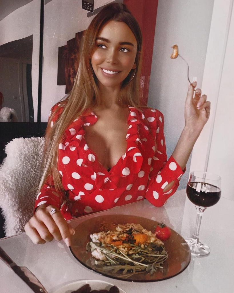 25P Lily Ermak Nude