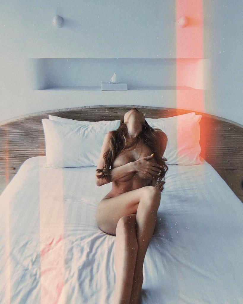 25P Lily Ermak Nude