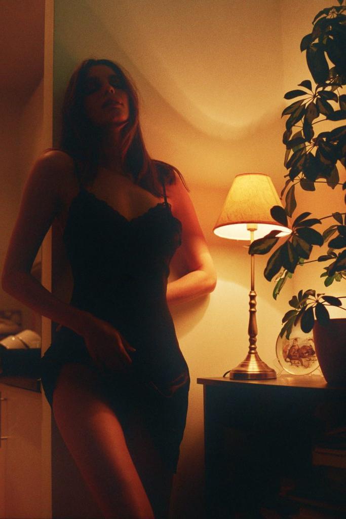 17P Lola McDonnell Nude