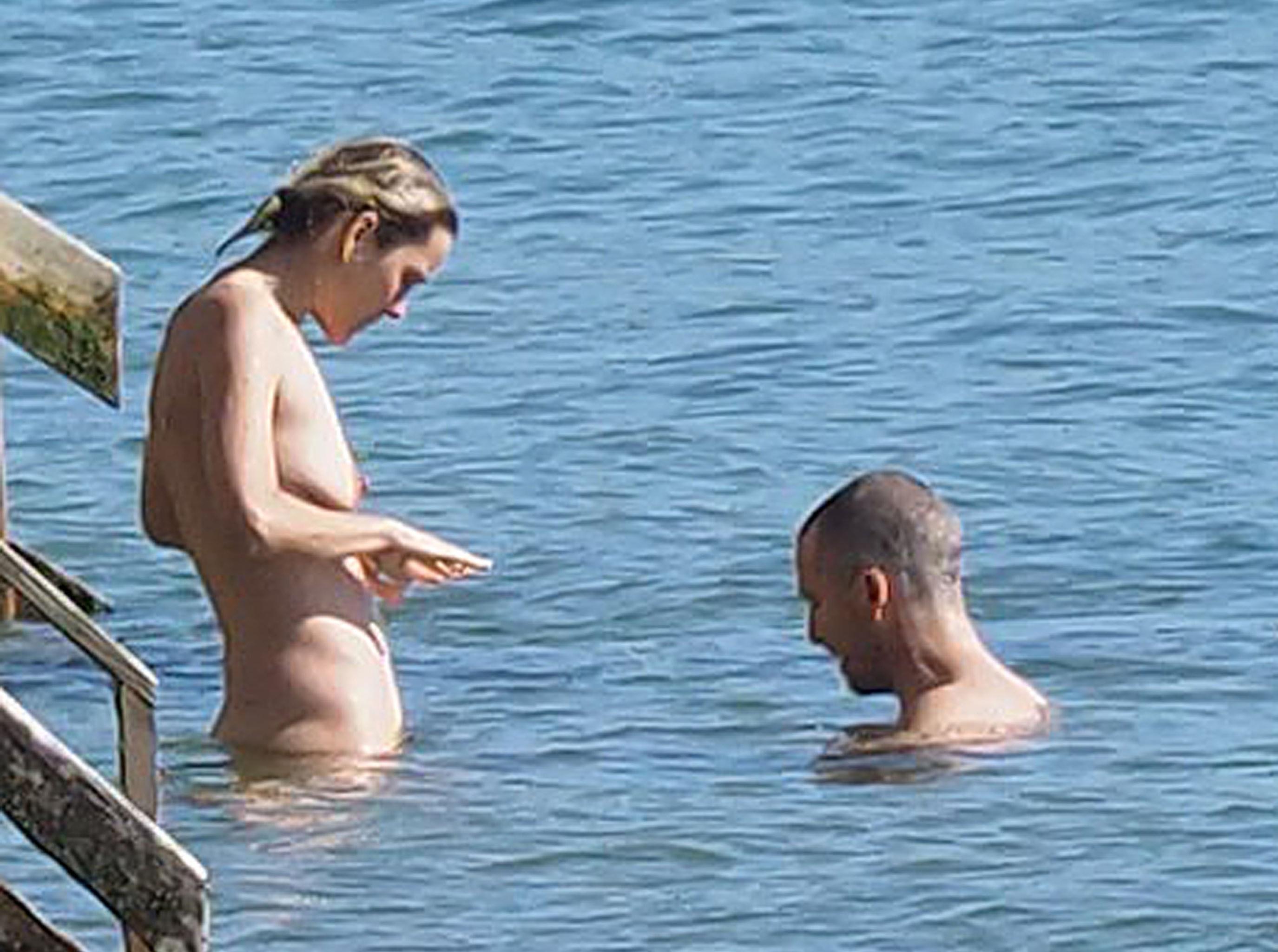 25P Marion Cotillard Nude