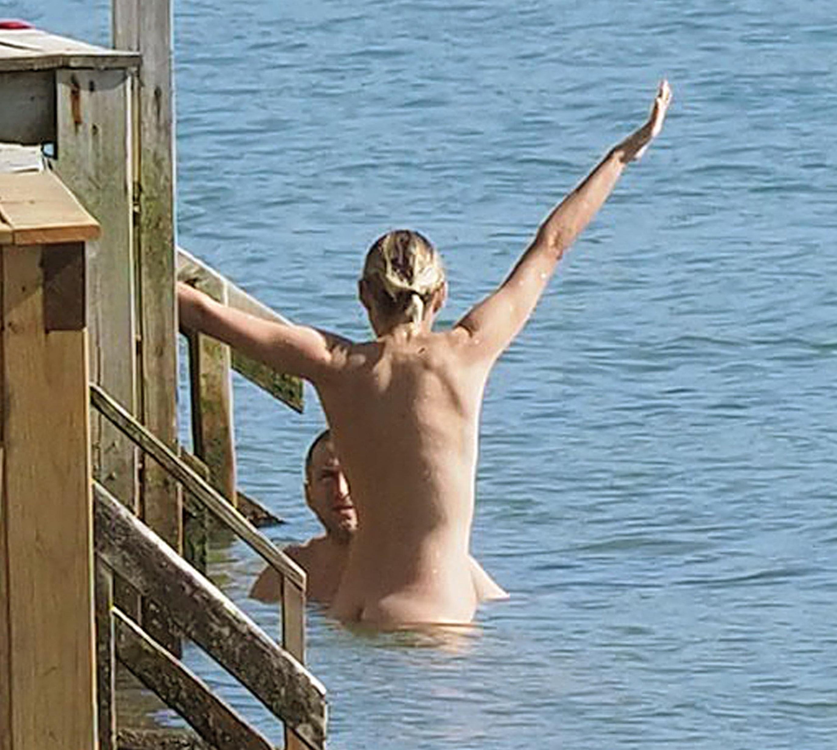 25P Marion Cotillard Nude