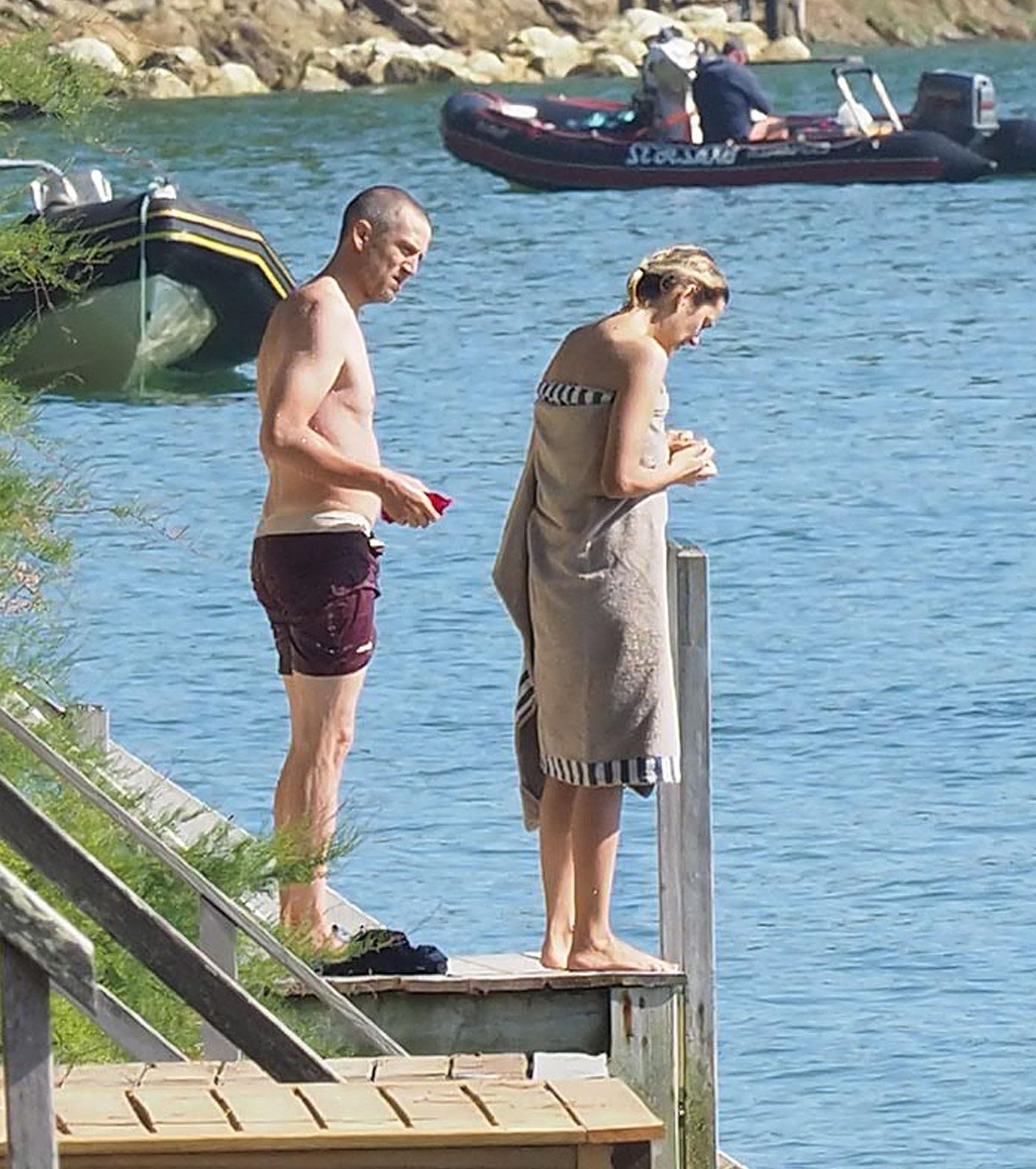 25P Marion Cotillard Nude
