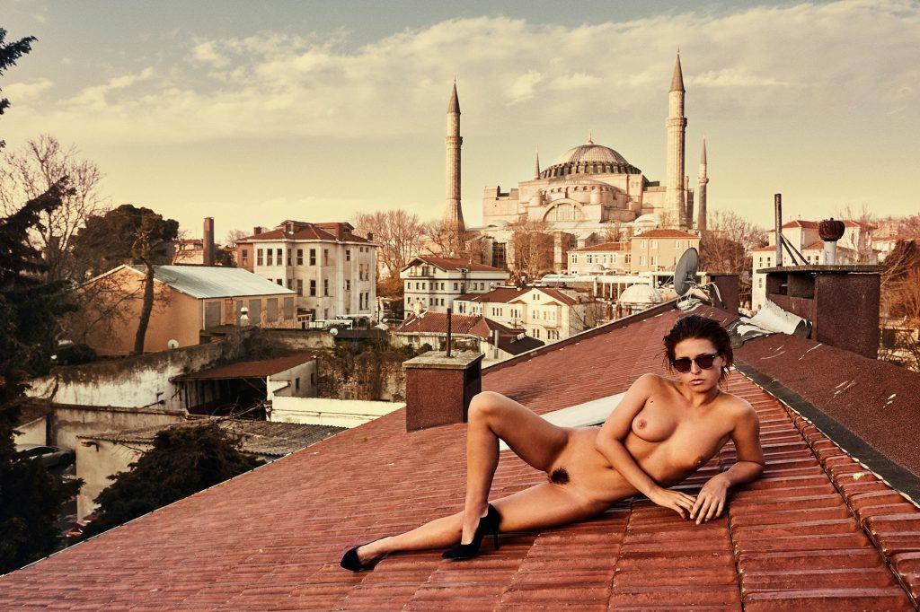 21P Marisa Papen Nude