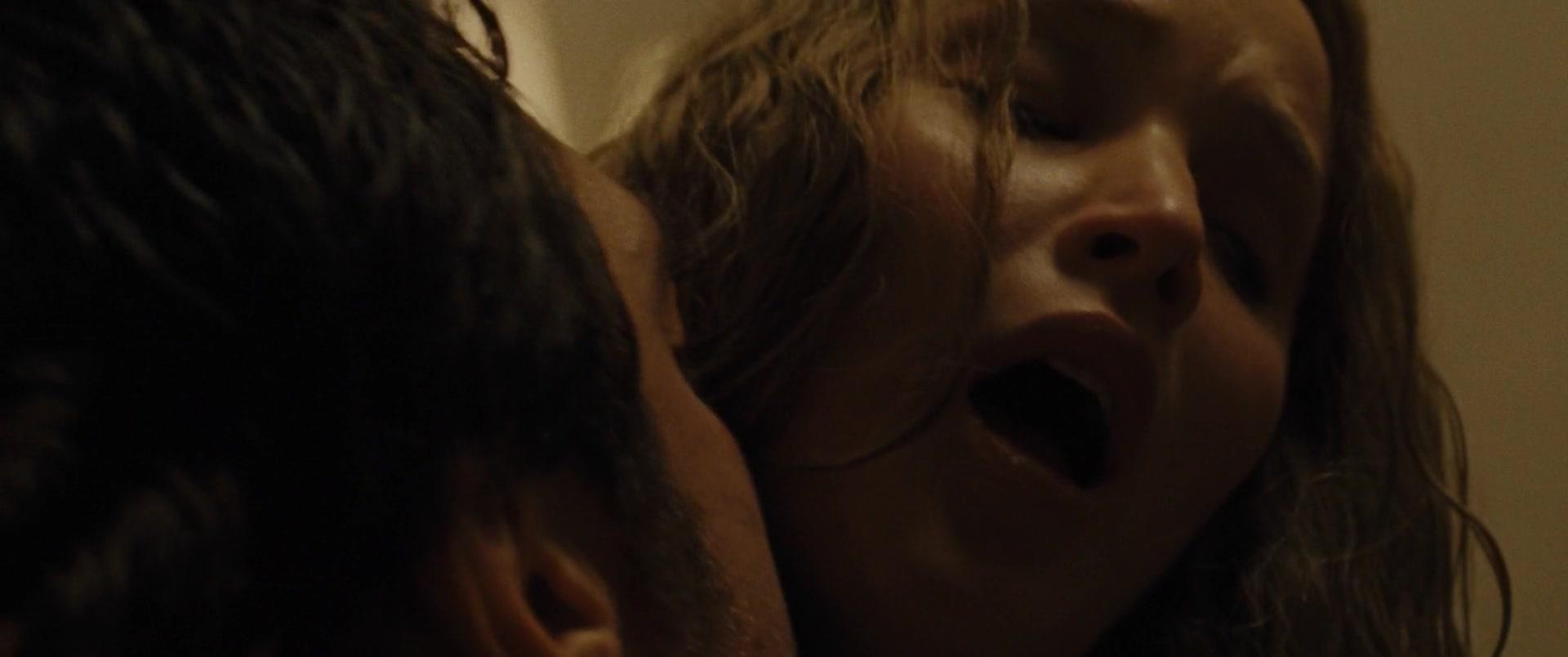 25P Jennifer Lawrence & Michelle Pfeiffer Nude
