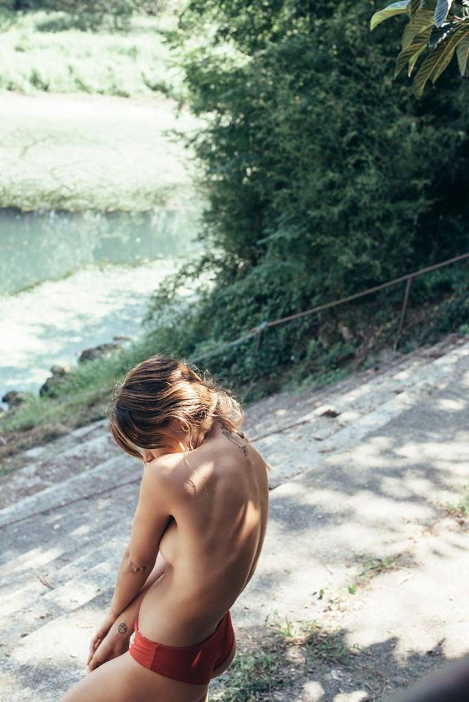 25P Mimi Elashiry Nude