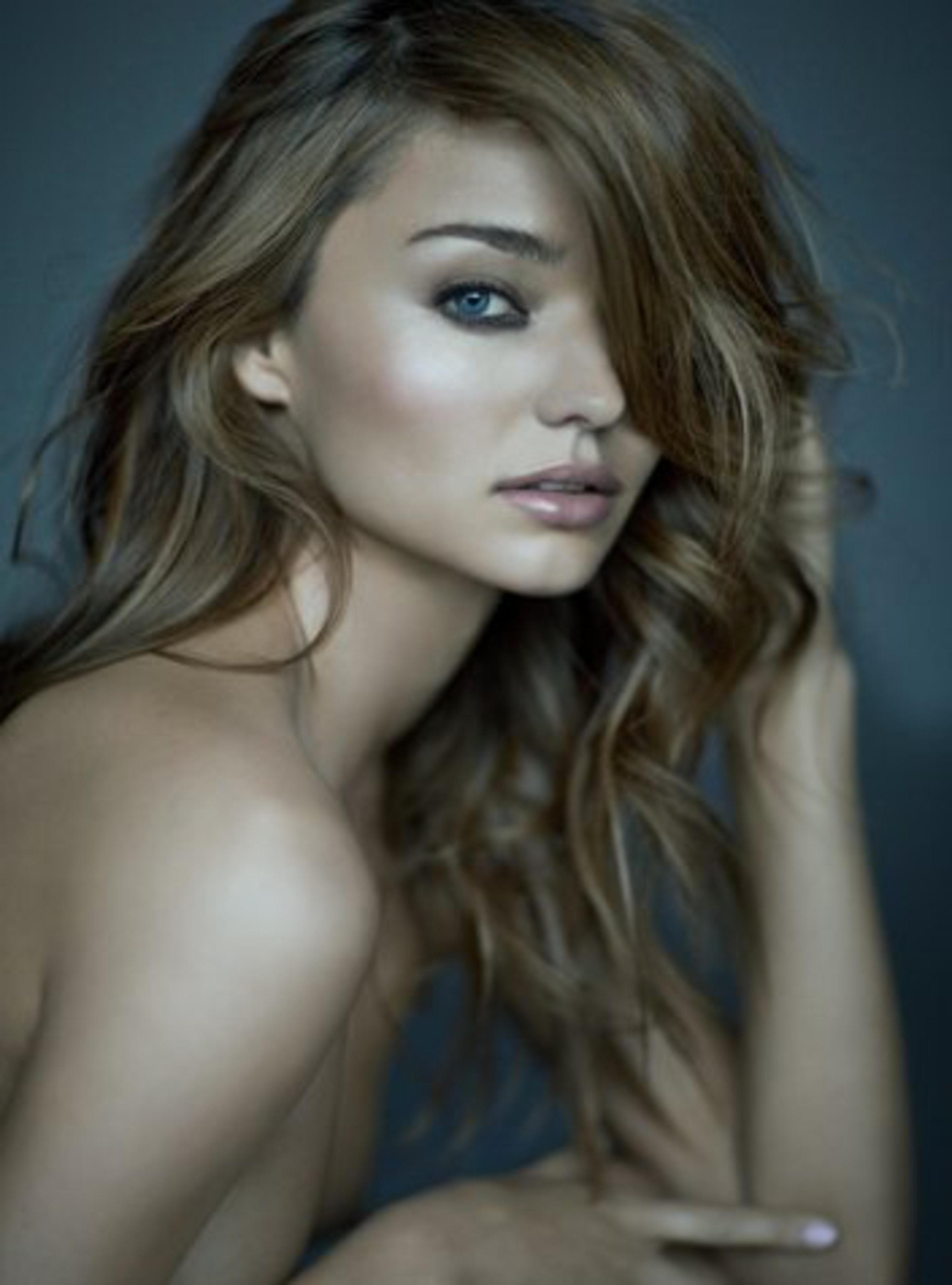 8P Miranda Kerr Nude Photos