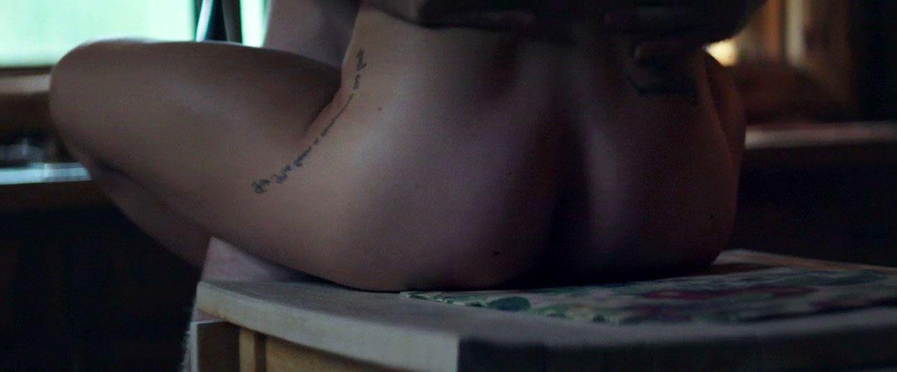 6P Nude Photos of Nadine Crocker