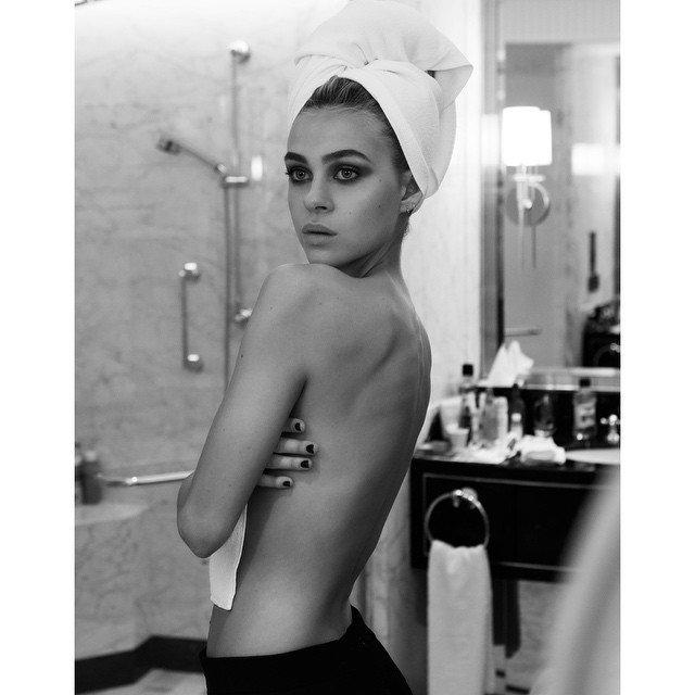 4P Nicola Peltz nude pics