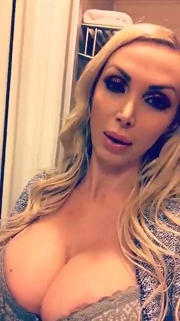 21P Nikki Benz Nude