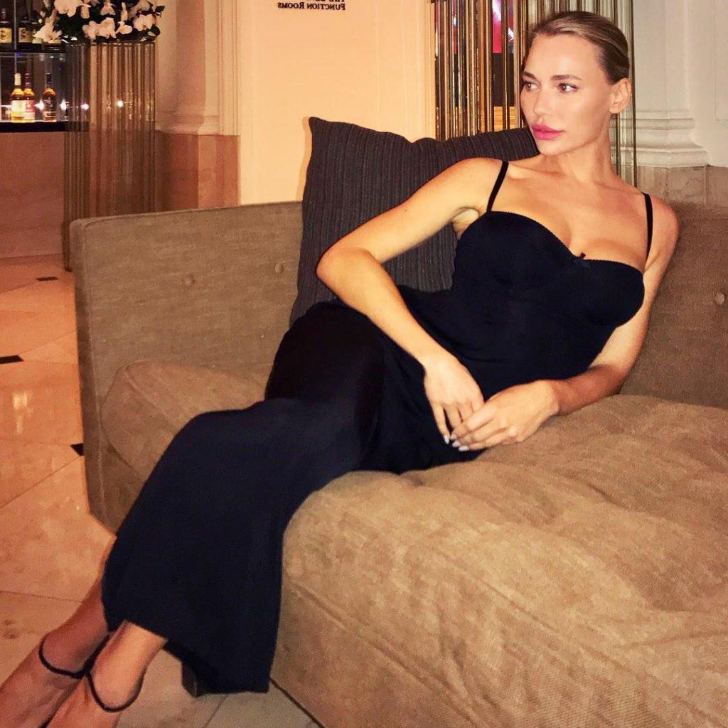 25P Nikol Kovalchuk Nude