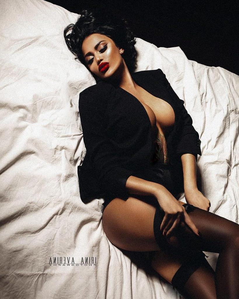25P Nita Kuzmina Nude
