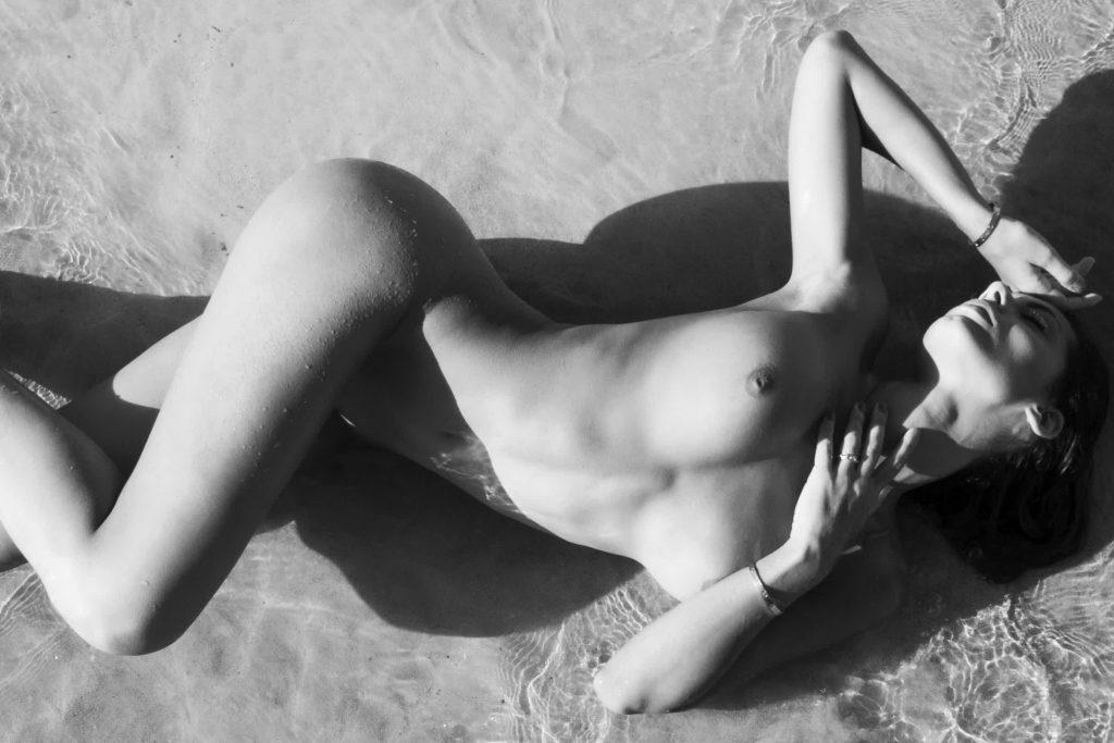 9P Raffaella Modugno Nude