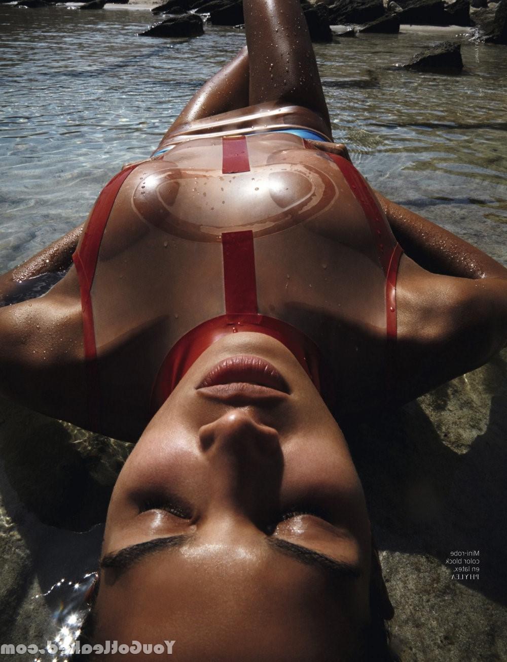 12P Nude pics of Raica Oliveira