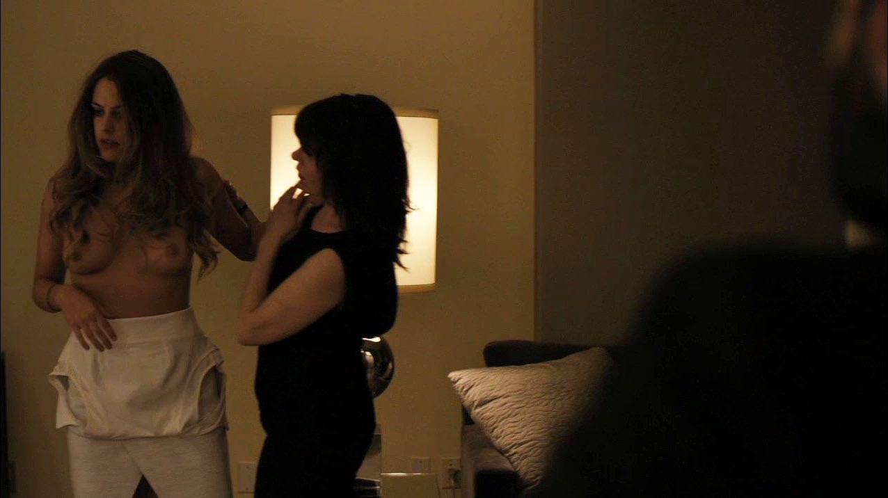 9P Riley Keough Nude Photos