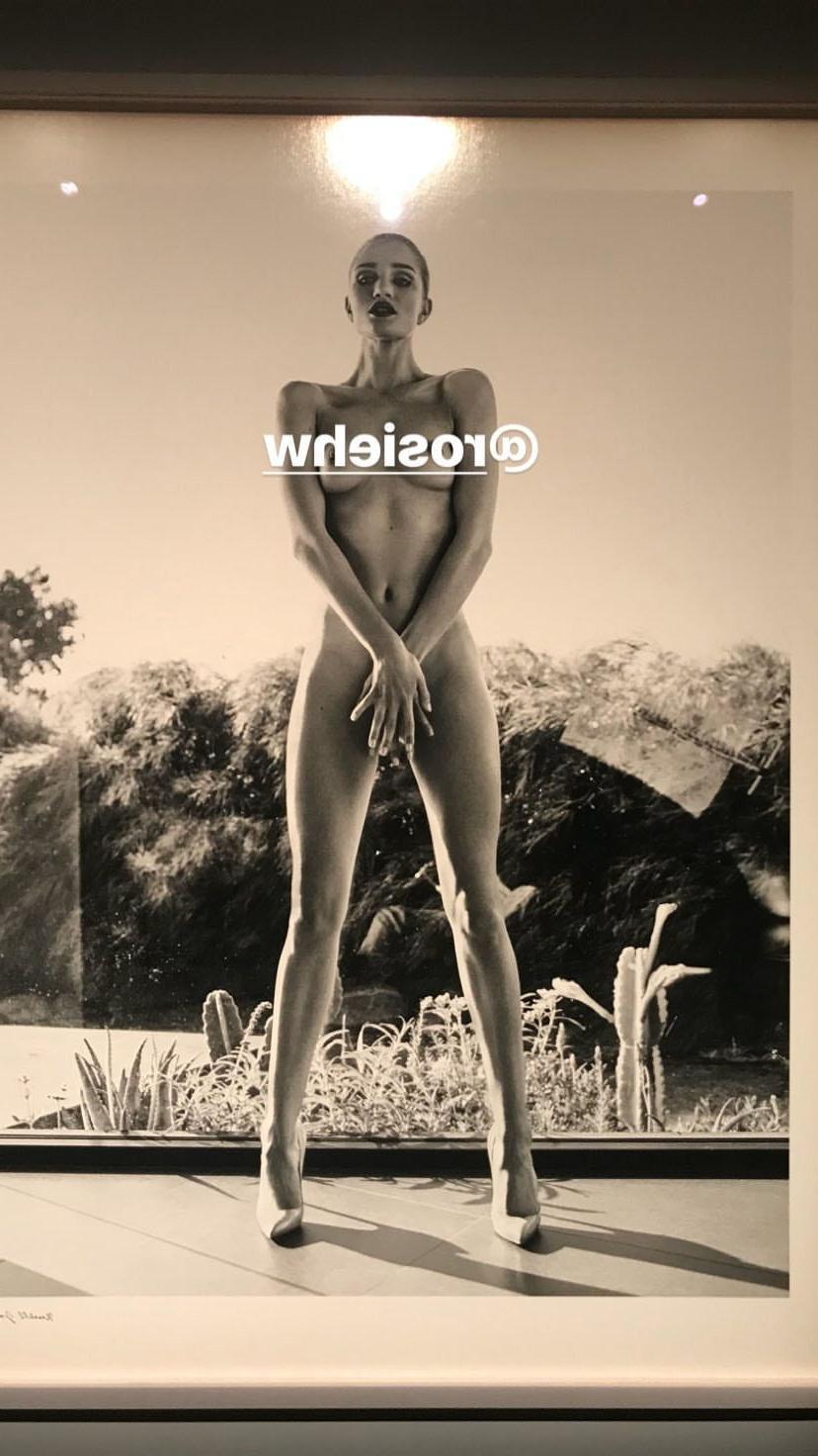 6P Rosie Huntington-Whiteley Nude