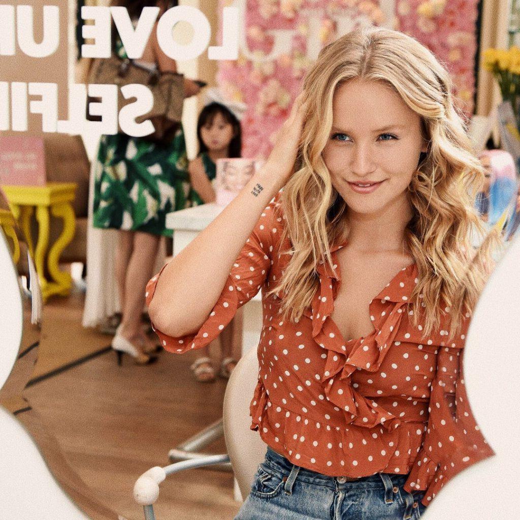 25P Sailor Brinkley Cook Hot