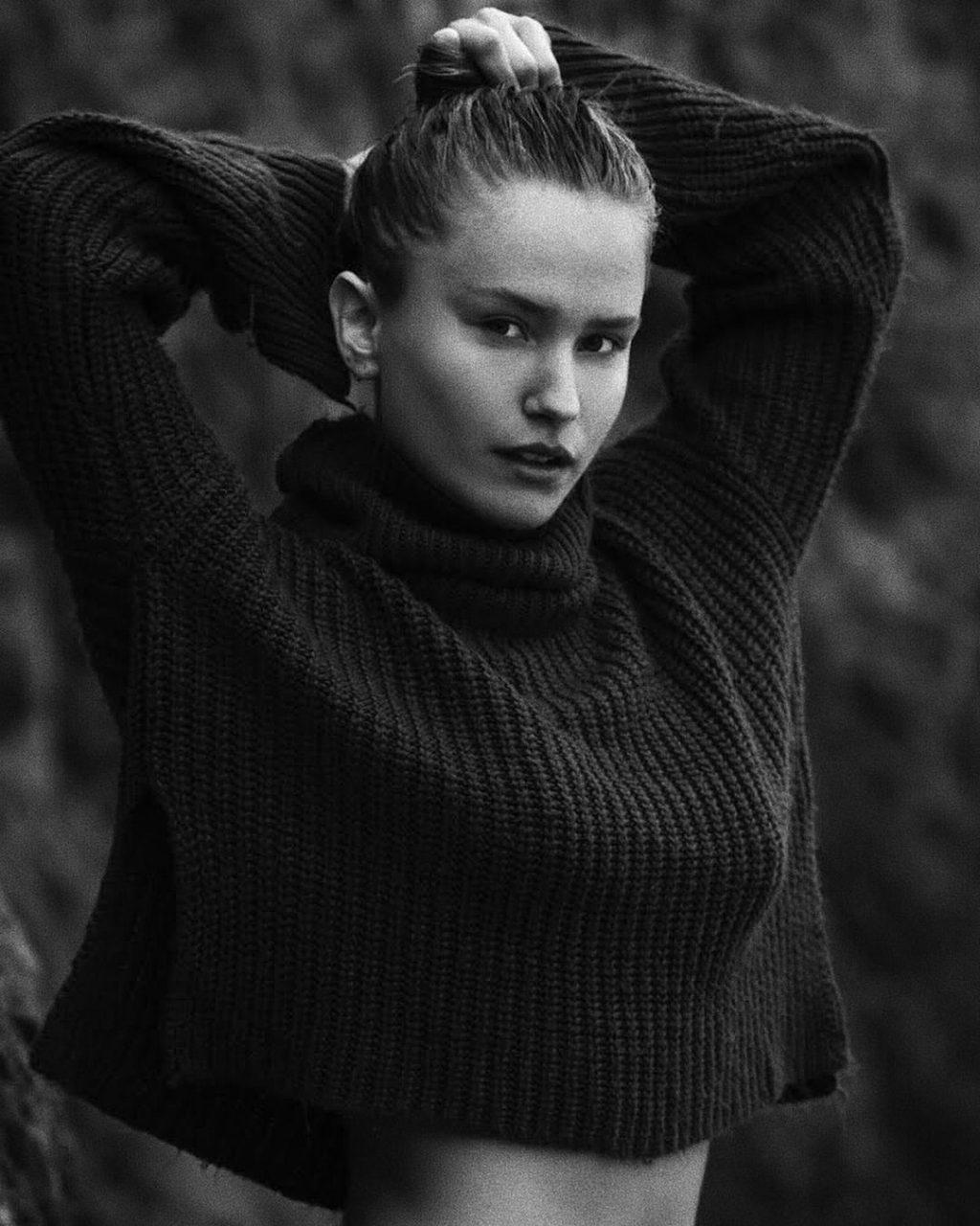 25P Sailor Brinkley Cook Hot