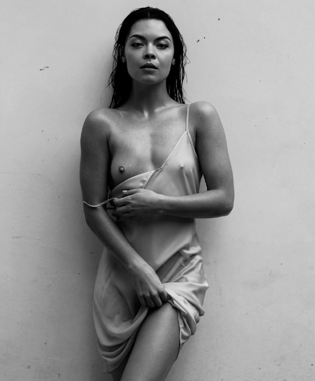 19P Scarlett Byrne Nude Photos