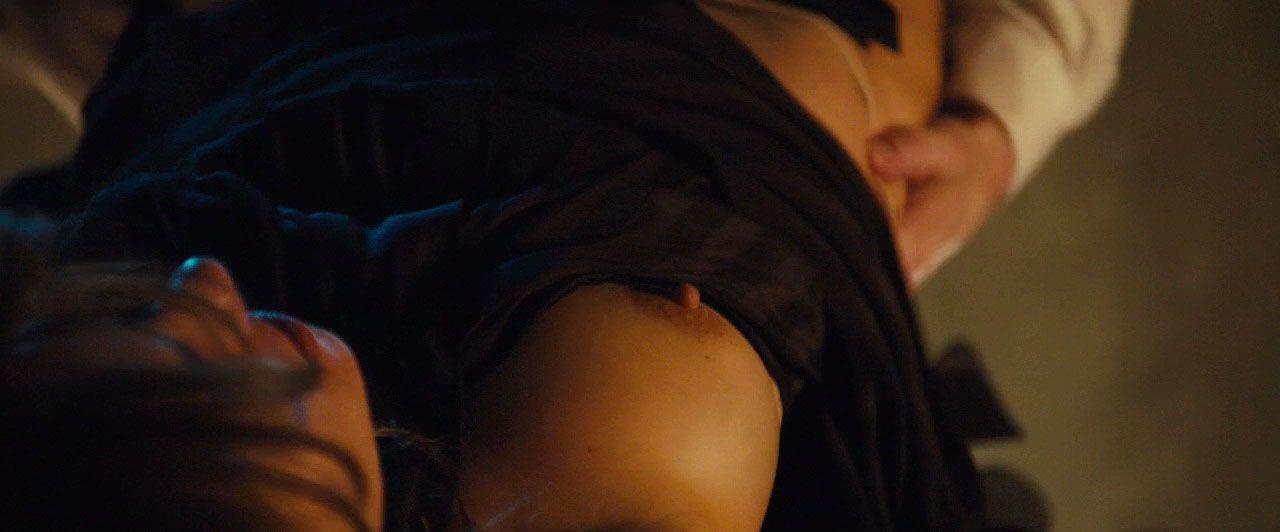 5P Nude Photos of Sienna Miller