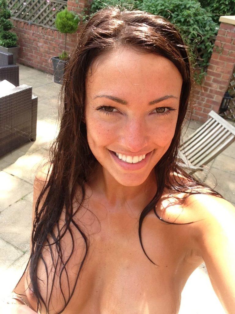 4P Sophie Gradon Nude