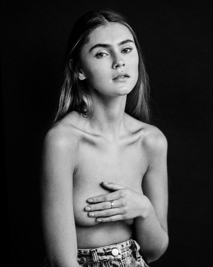 9P Stefanie Giesinger Nude