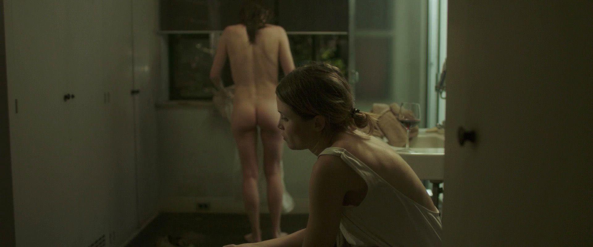7P Stephanie Ellis Nude Pics