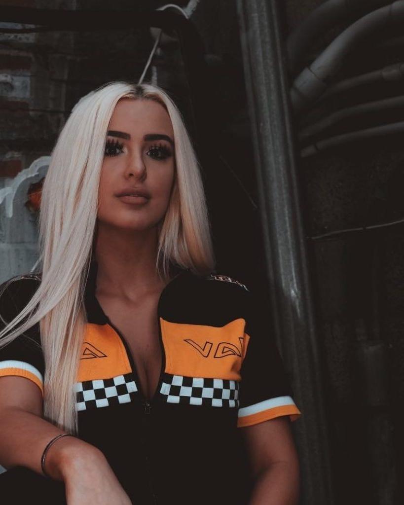 25P Tana Mongeau Nude