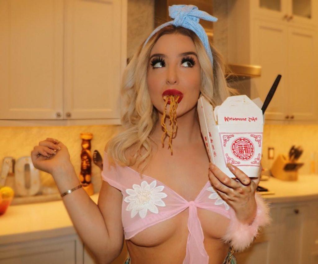 25P Tana Mongeau Nude