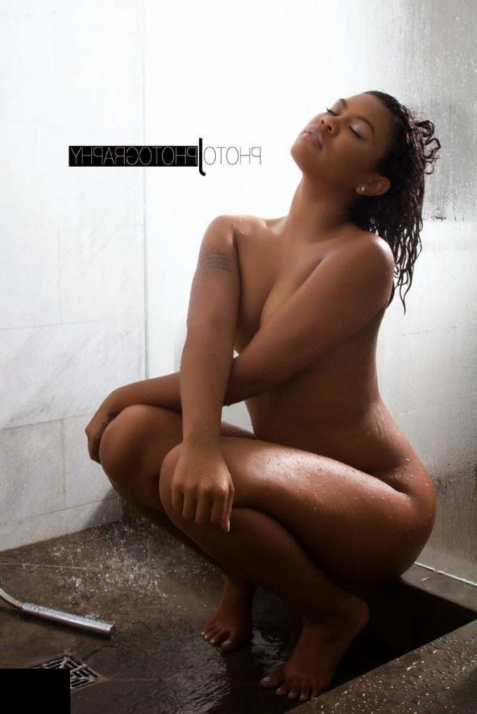 25P Taylor Hing Nude