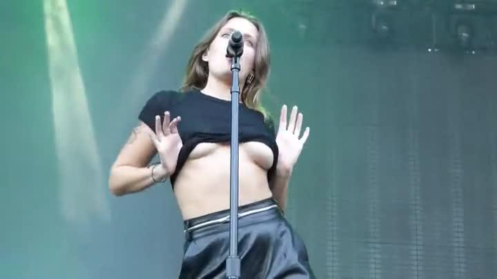 4P Tove Lo nude pics