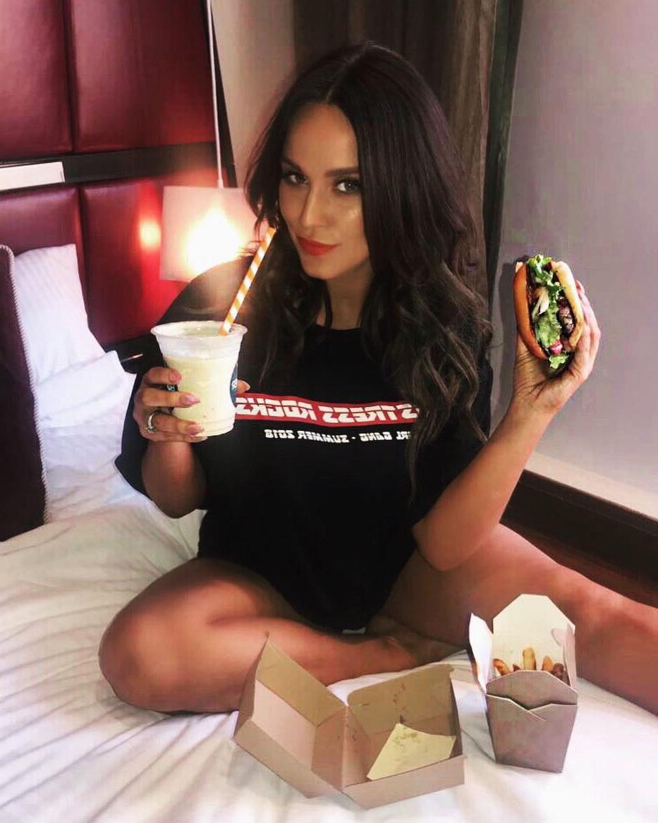 25P Vicky Pattison nackt