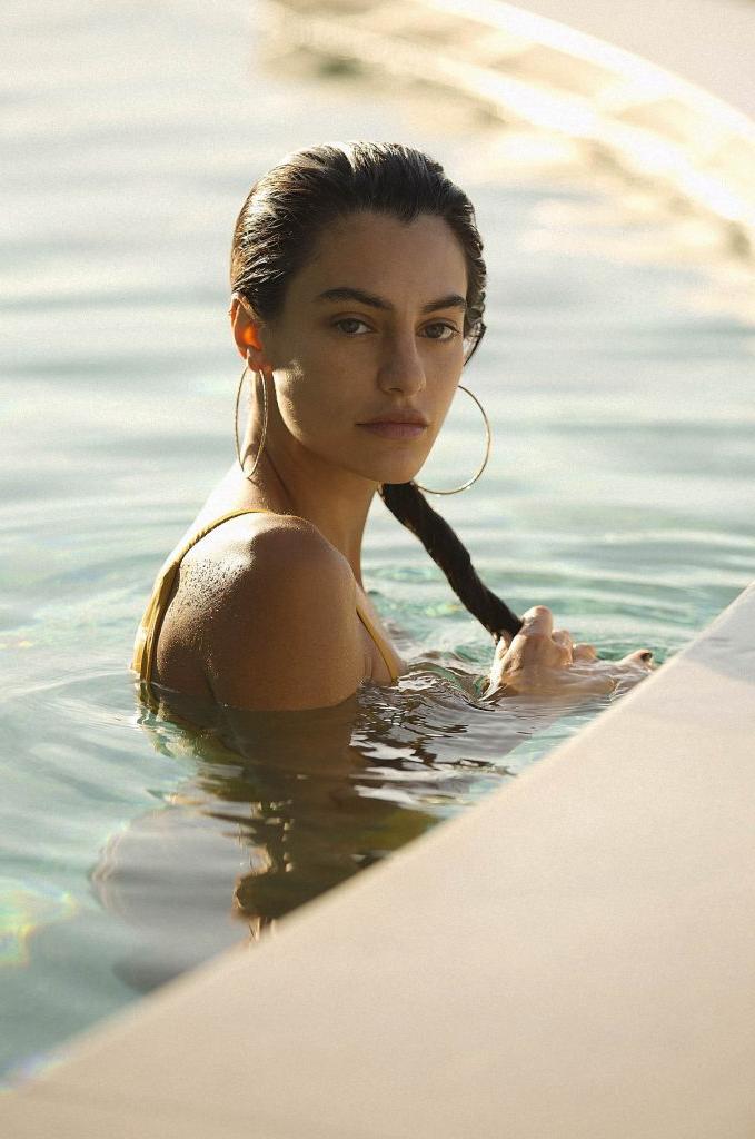 12P Yasmina Jones Nude