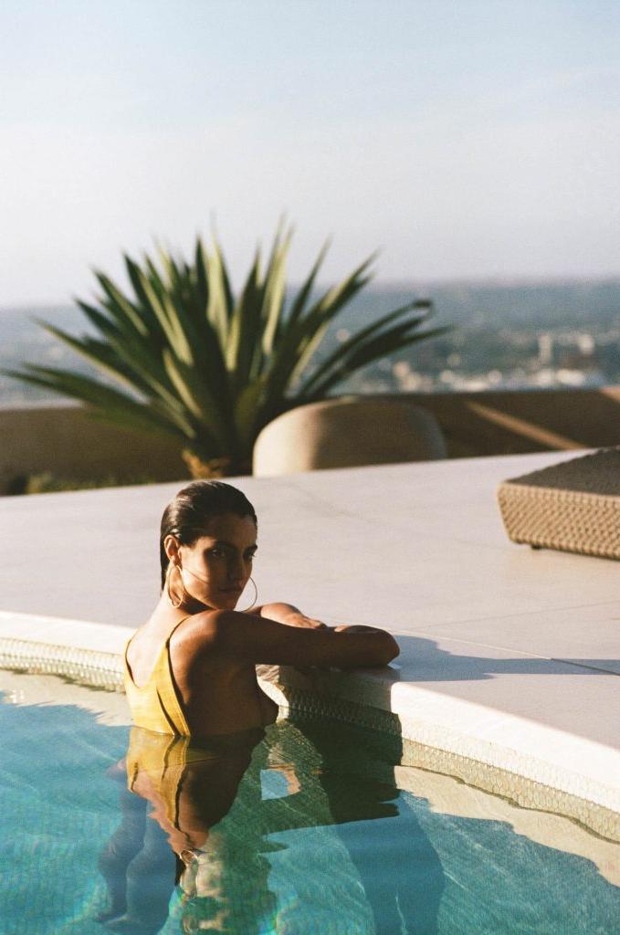 12P Yasmina Jones Nude