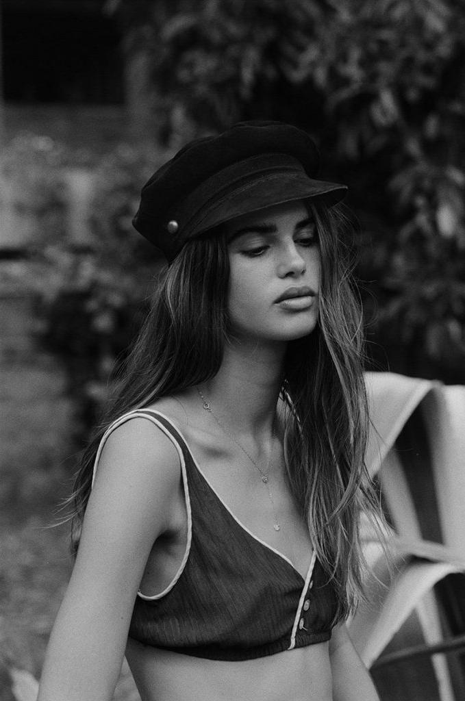 13P Zoe Mantzakanis Nude