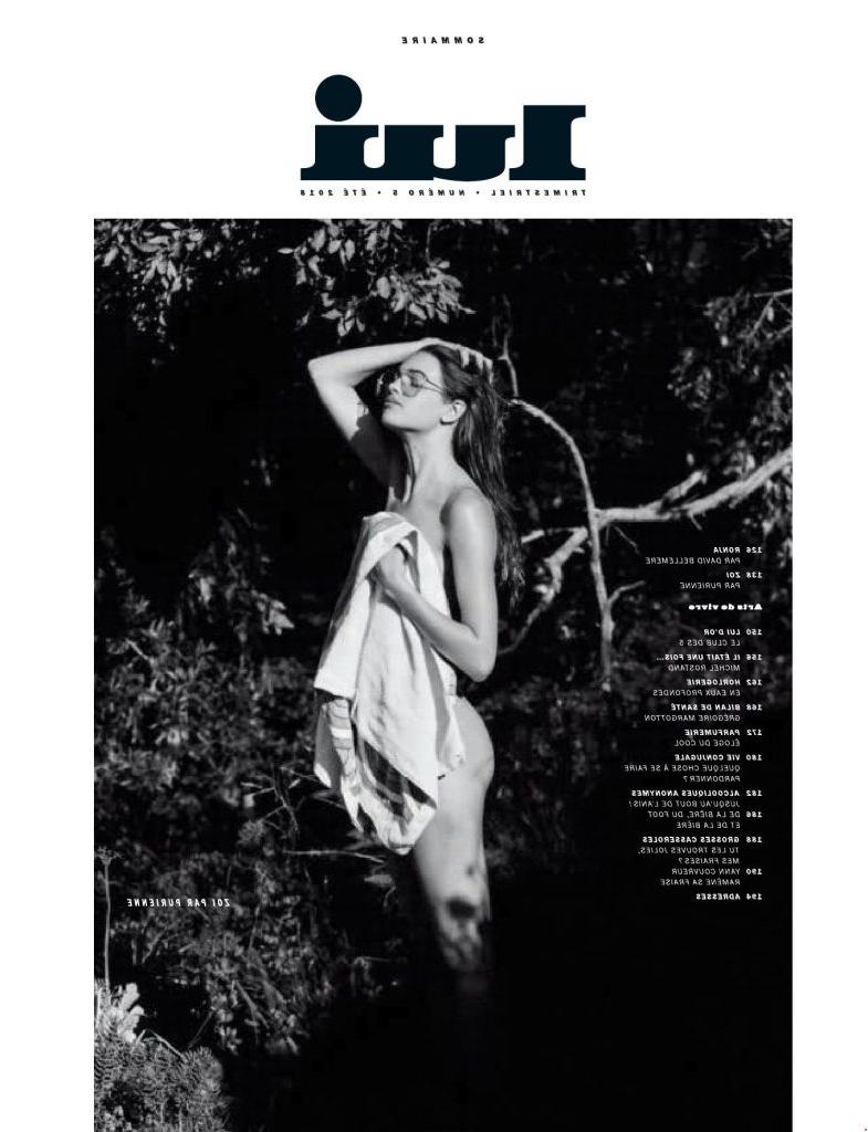 12P Zoe Mantzakanis Nude