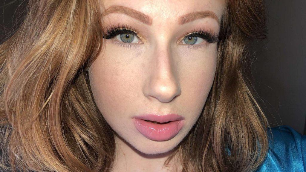 25P Abigale Mandler Nude