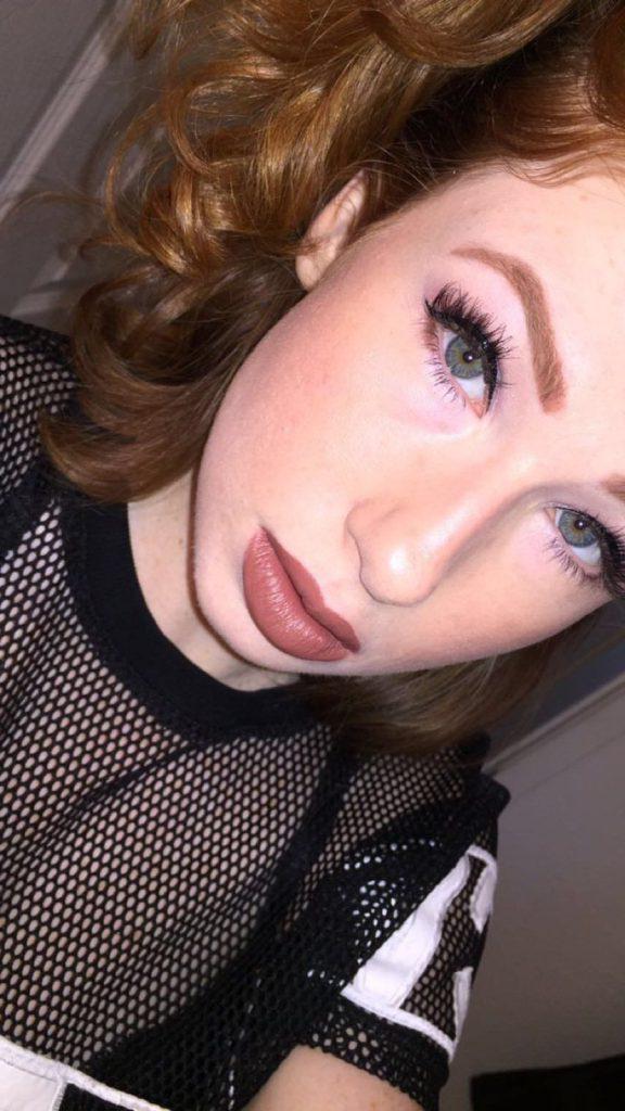 25P Abigale Mandler Nude