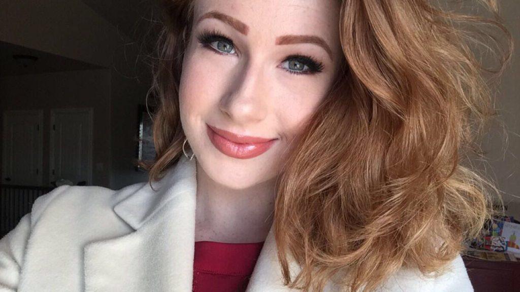 25P Abigale Mandler Nude