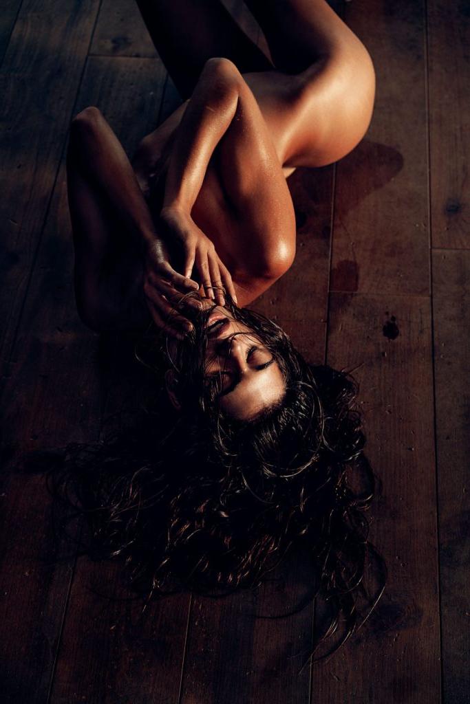 25P Chiara Bianchino Nude