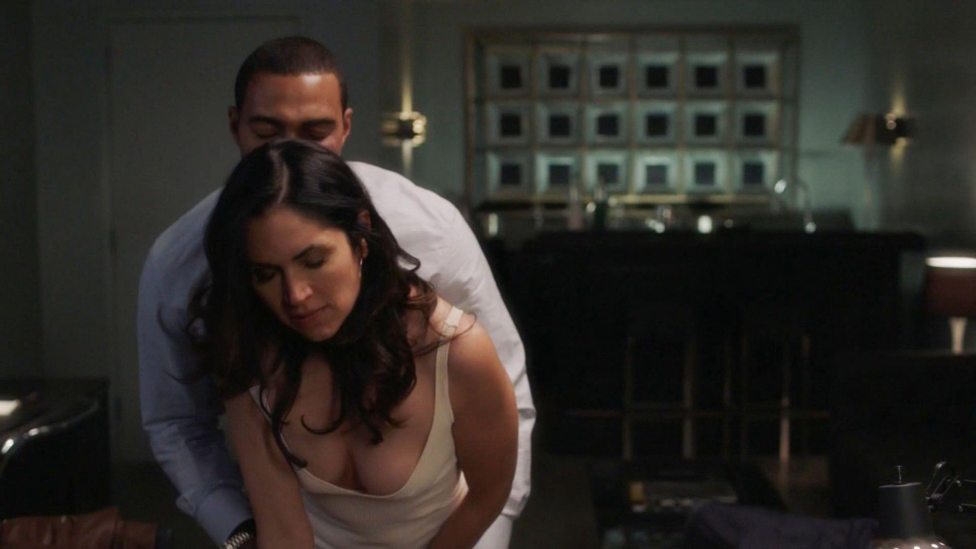 8P Nude Pics of Lela Loren