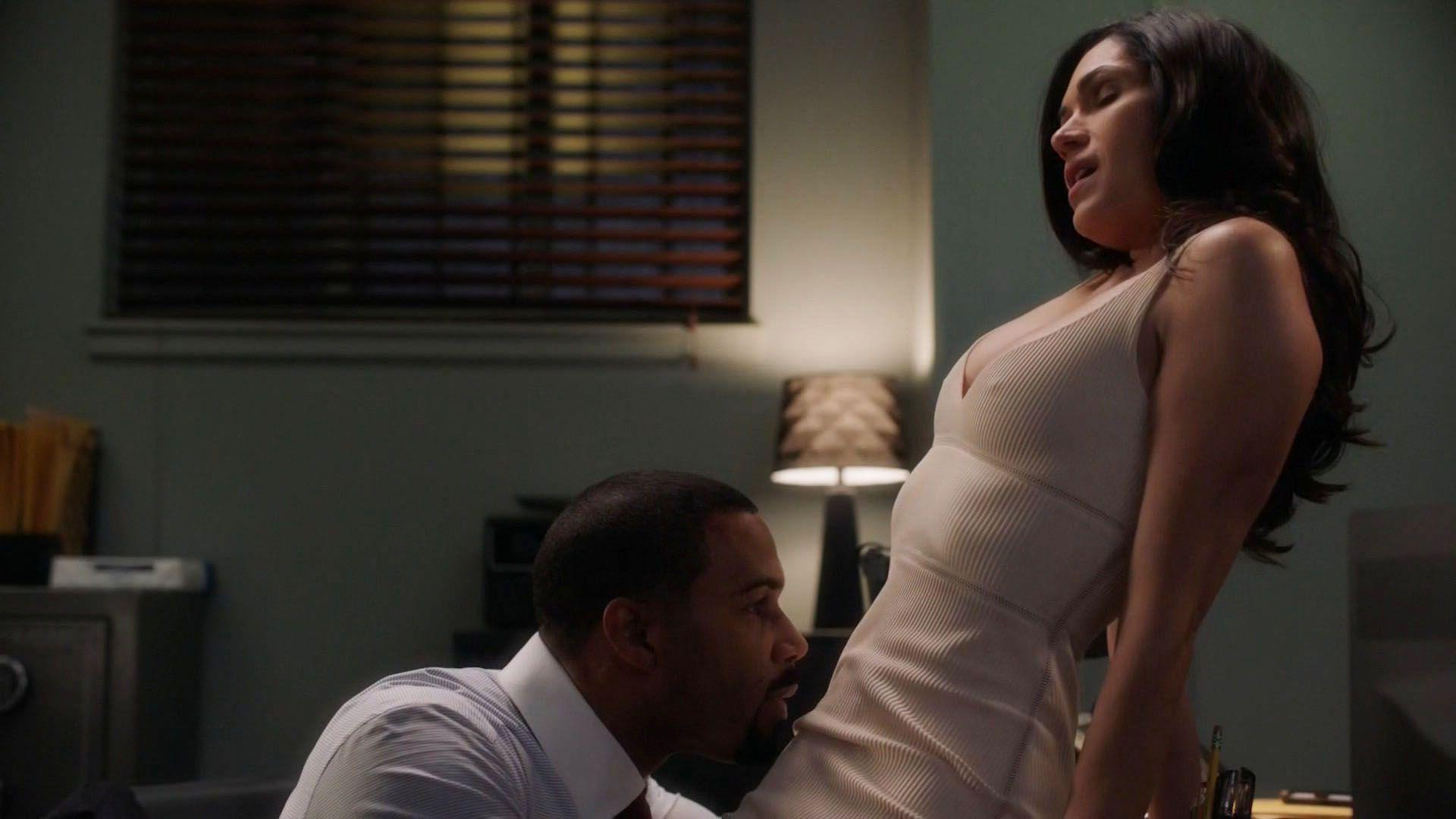 8P Nude Pics of Lela Loren