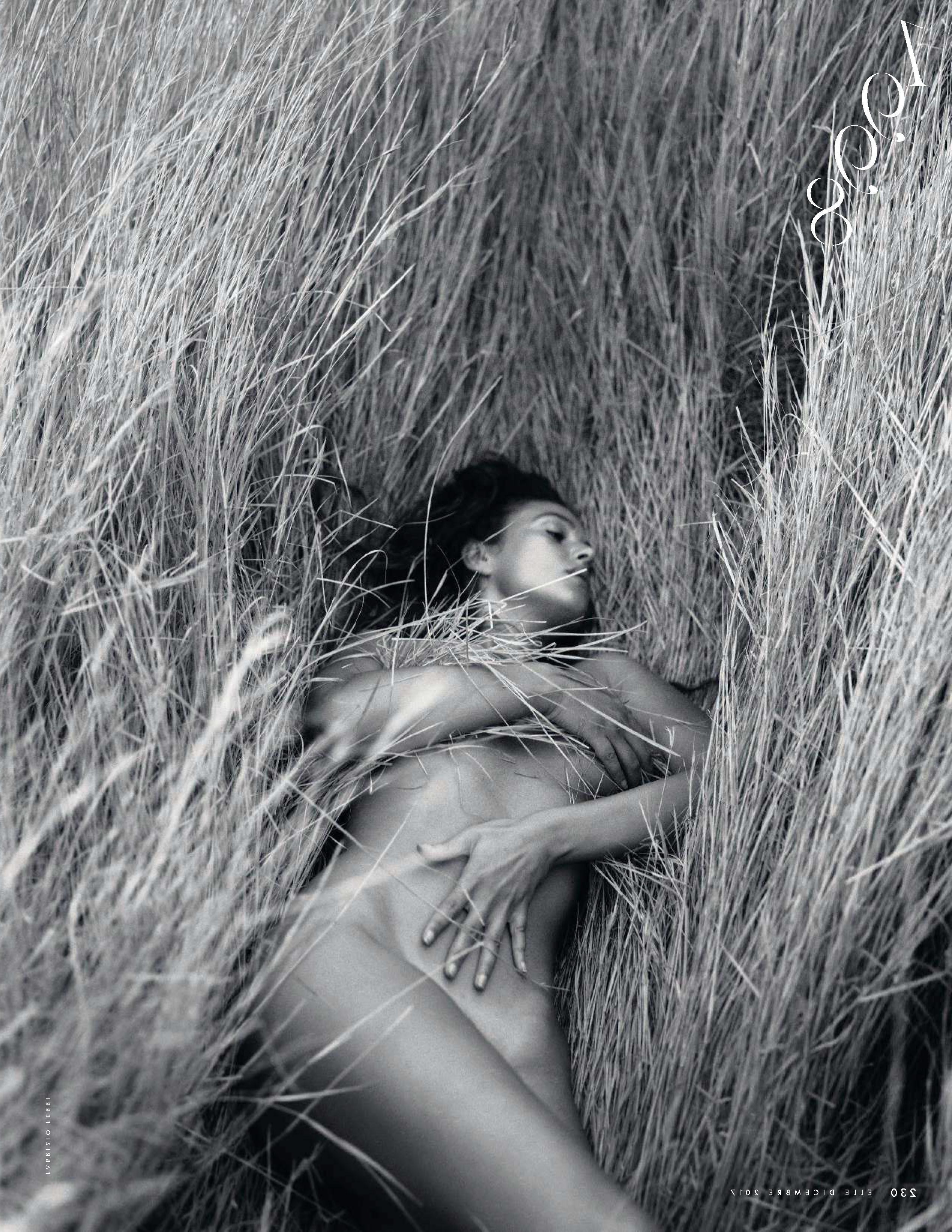 17P Monica Bellucci Nude
