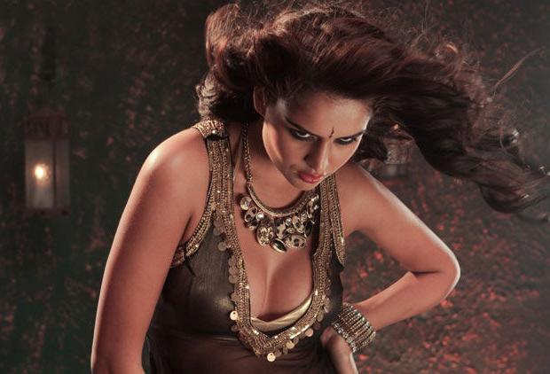 25P Nathalia Kaur Nude