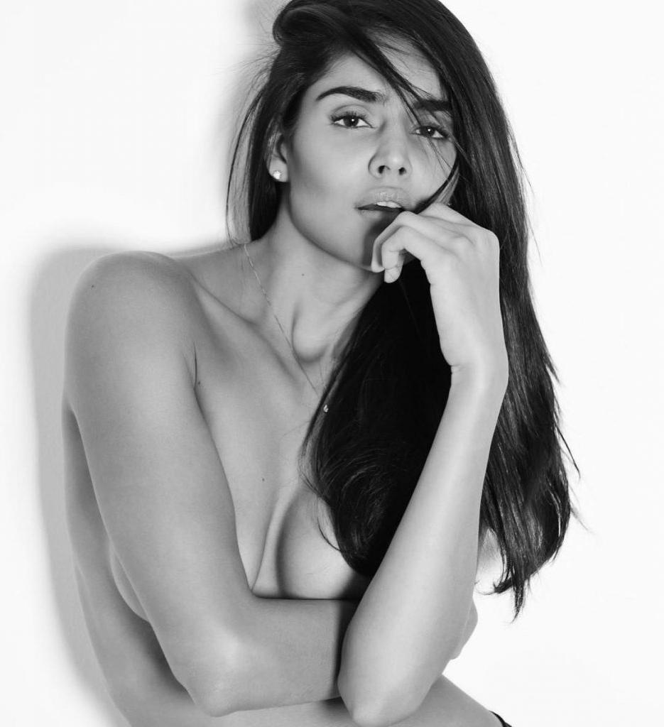 25P Nathalia Kaur Nude