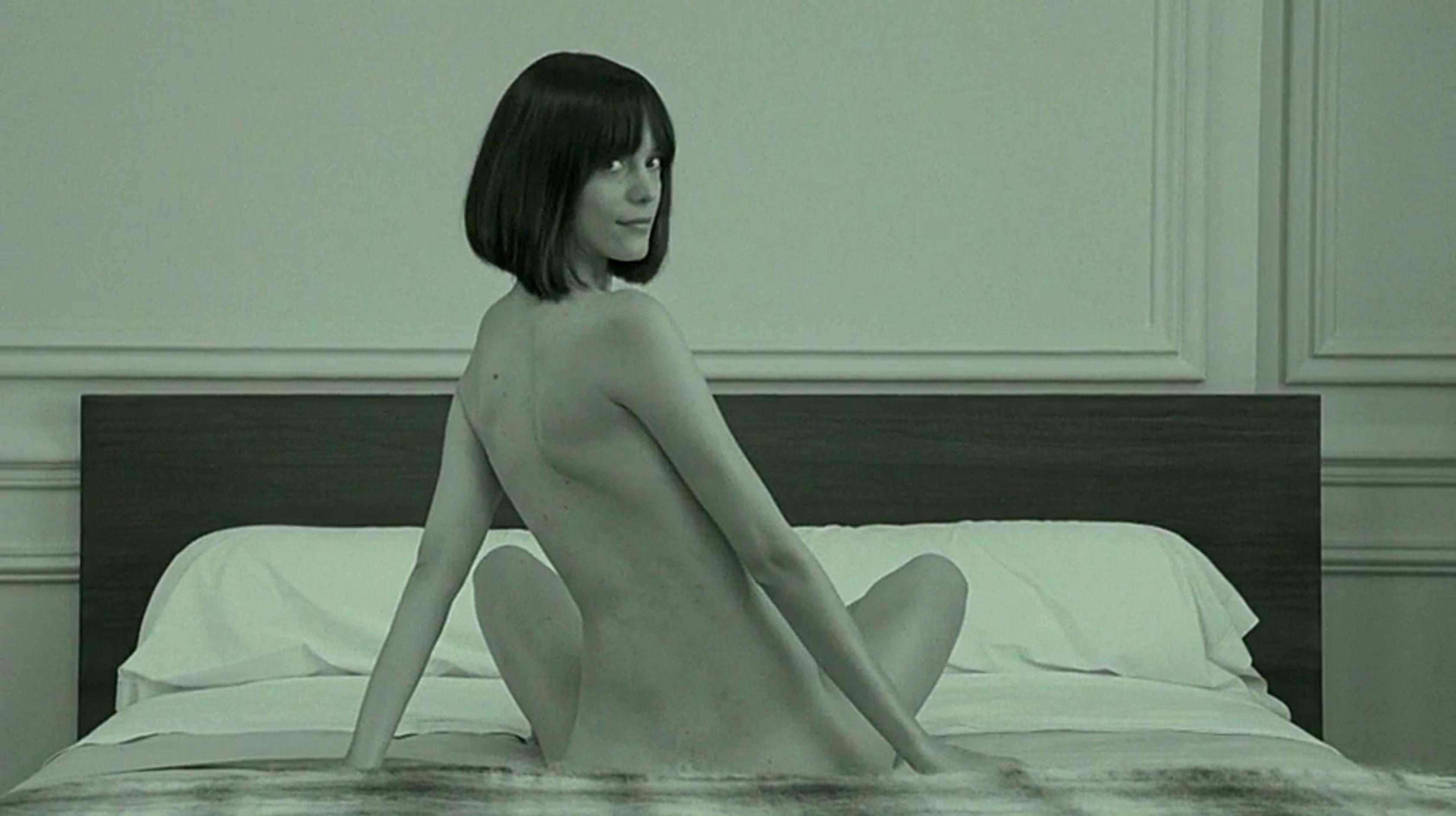 17P Stacy Martin Nude
