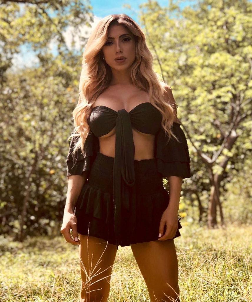 25P Valeria Orsini Nude