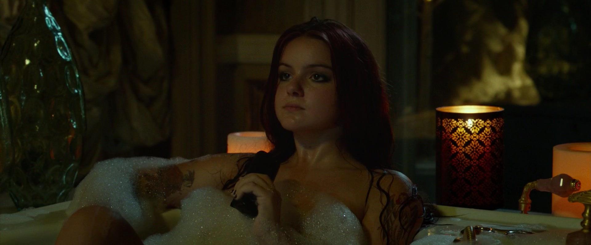 25P Ariel Winter Nude