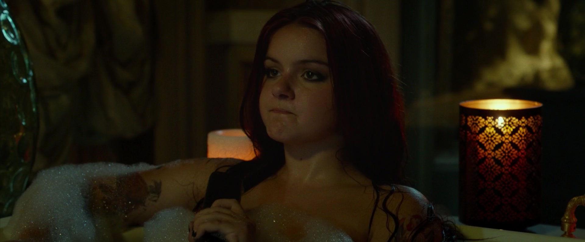 25P Ariel Winter Nude